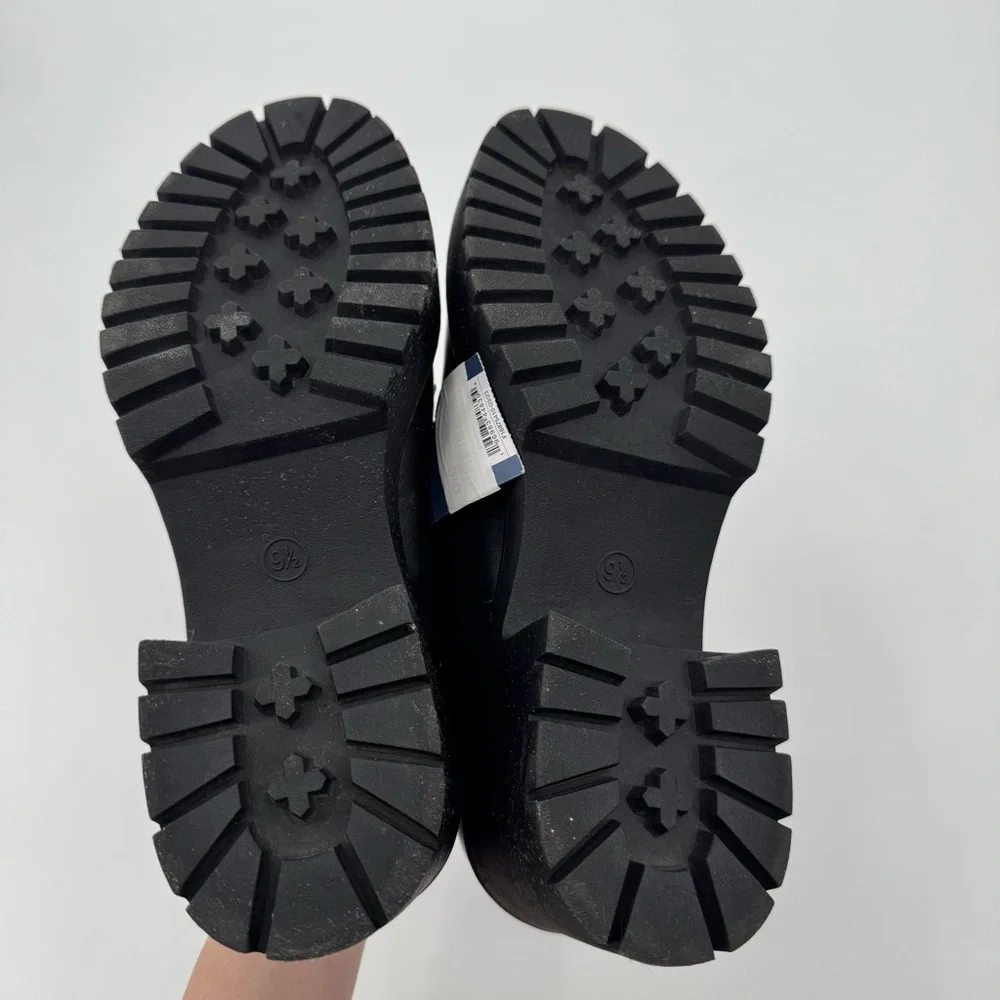 Universal Thread sleek black